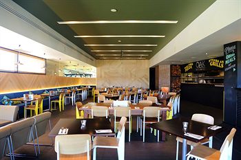 Alpha Hotel Eastern Creek - Mackay Tourism 9