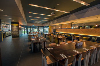 Alpha Hotel Eastern Creek - Mackay Tourism 24