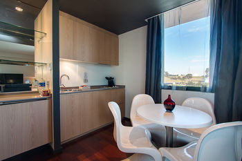 Alpha Hotel Eastern Creek - Mackay Tourism 31