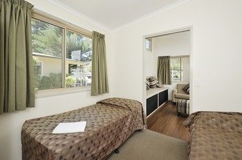 Sydney Lakeside Holiday Park - Mackay Tourism 16