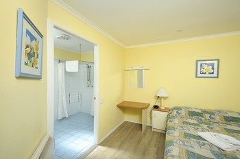Sydney Lakeside Holiday Park - Mackay Tourism 25
