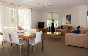 The Emerald Resort Noosa - Mackay Tourism 16
