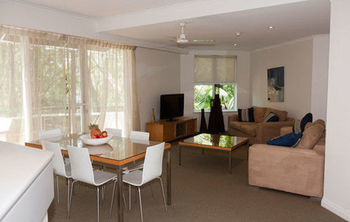The Emerald Resort Noosa - Mackay Tourism 20