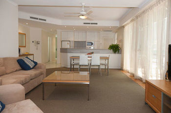 The Emerald Resort Noosa - Mackay Tourism 22