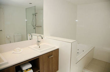 The Emerald Resort Noosa - Mackay Tourism 32