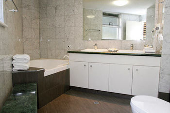 The Emerald Resort Noosa - Mackay Tourism 34