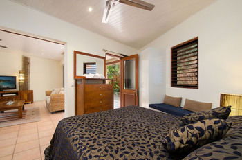 L'Auberge Noosa - Mackay Tourism 3