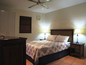 L'Auberge Noosa - Mackay Tourism 4