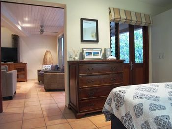 L'Auberge Noosa - Mackay Tourism 5