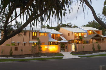 L'Auberge Noosa - Mackay Tourism 7