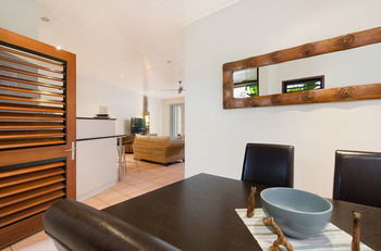 L'Auberge Noosa - Mackay Tourism 9
