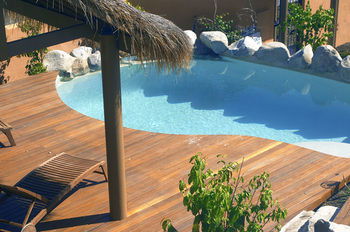 L'Auberge Noosa - Mackay Tourism 17