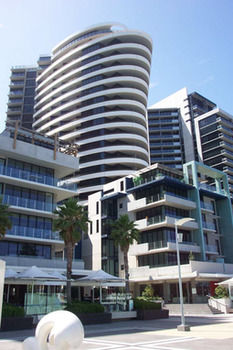 AKOM Docklands - Mackay Tourism 7