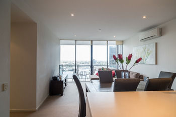AKOM Docklands - Mackay Tourism 22