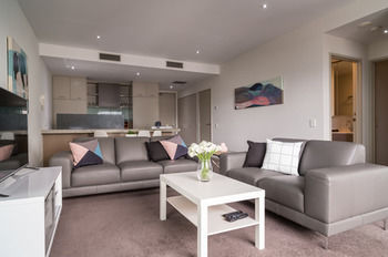 AKOM Docklands - Mackay Tourism 44
