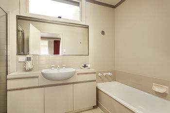 Carlton Clocktower Apartments - Mackay Tourism 3