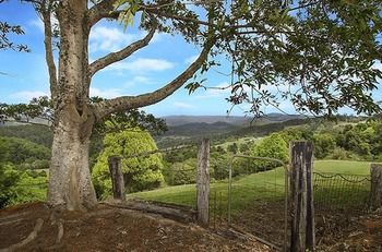 Artisan Spa Views - Mackay Tourism 2