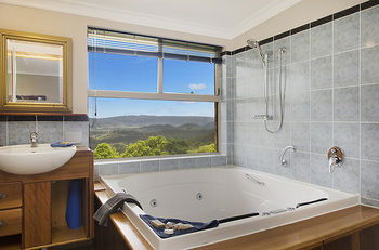 Artisan Spa Views - Mackay Tourism 8