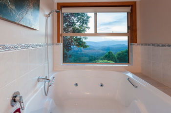 Artisan Spa Views - Mackay Tourism 17