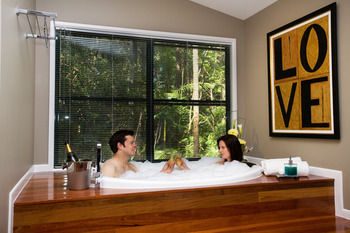 Amore On Buderim Luxury Rainforest Cabins - Mackay Tourism 19