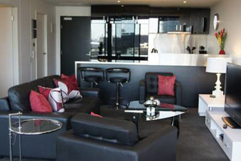 Docklands Executive Apartments - Mackay Tourism 10