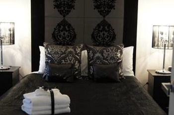 Docklands Executive Apartments - Mackay Tourism 12