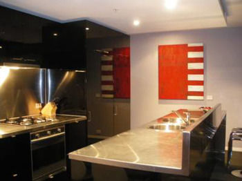 Docklands Executive Apartments - Mackay Tourism 15