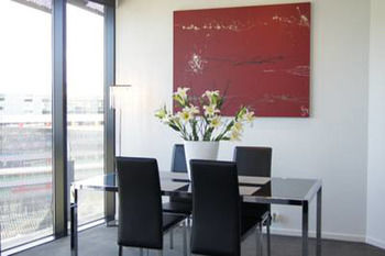 Docklands Executive Apartments - Mackay Tourism 23