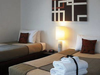 Docklands Executive Apartments - Mackay Tourism 25