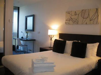 Docklands Executive Apartments - Mackay Tourism 35