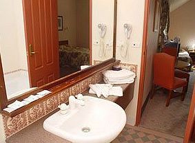 La Maison Boutique - Mackay Tourism 7