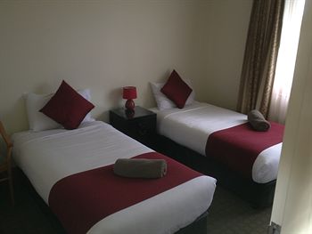 The 3 Explorers Motel - Mackay Tourism 4