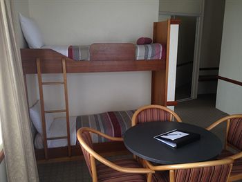 The 3 Explorers Motel - Mackay Tourism 6