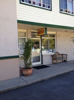 The 3 Explorers Motel - Mackay Tourism 11