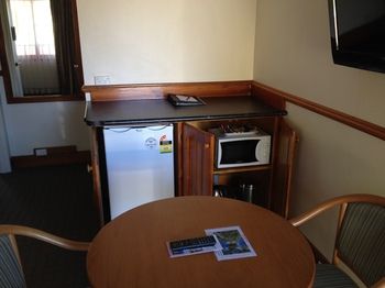 The 3 Explorers Motel - Mackay Tourism 13