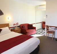 The 3 Explorers Motel - Mackay Tourism