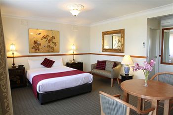 The 3 Explorers Motel - Mackay Tourism 2