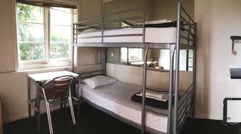 Cambridge Lodge - Hostel/Backpacker - Mackay Tourism 24