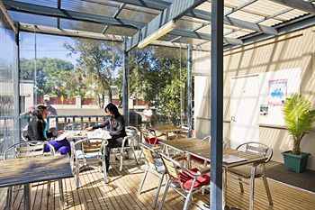 Cambridge Lodge - Hostel/Backpacker - Mackay Tourism 0