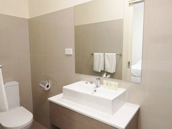 Naughtons Parkville Hotel - Mackay Tourism 10