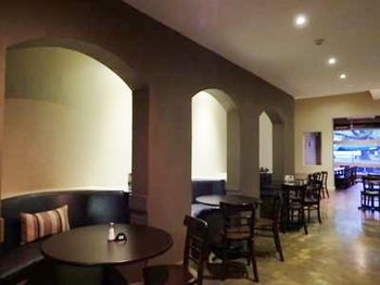 Naughtons Parkville Hotel - Mackay Tourism 21