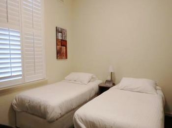 Naughtons Parkville Hotel - Mackay Tourism 28