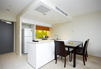Astra Apartments - Docklands - Mackay Tourism 1