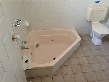 Nunawading Motor Inn - Mackay Tourism 18