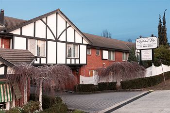 Elizabethan Lodge - Mackay Tourism 9