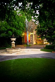 Elizabethan Lodge - Mackay Tourism 12