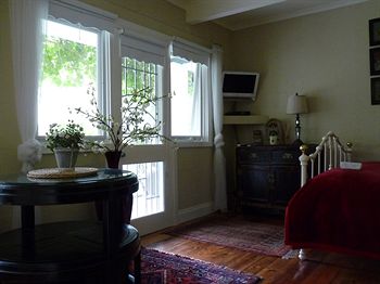 Brentwood Accommodation - Mackay Tourism 4