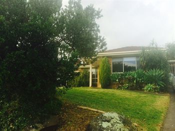Australian Home Away @ East Doncaster Andersons Creek 1 - Mackay Tourism 1