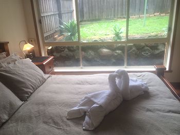 Australian Home Away @ East Doncaster Andersons Creek 1 - Mackay Tourism 5