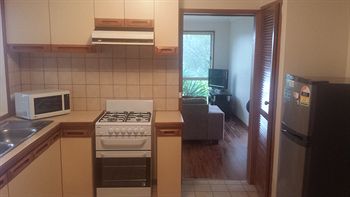 Australian Home Away @ East Doncaster Andersons Creek 1 - Mackay Tourism 11
